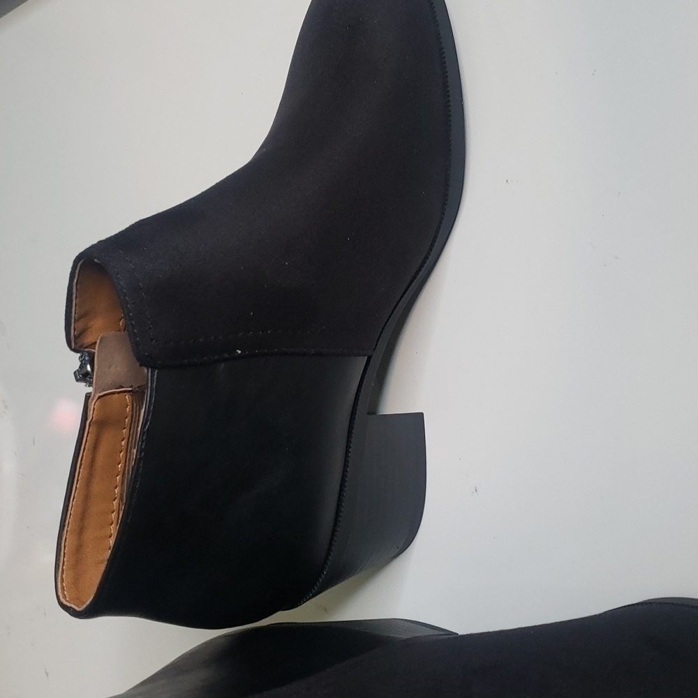𝅺BLACK Zip Ankle Booties - Picture 7 of 11